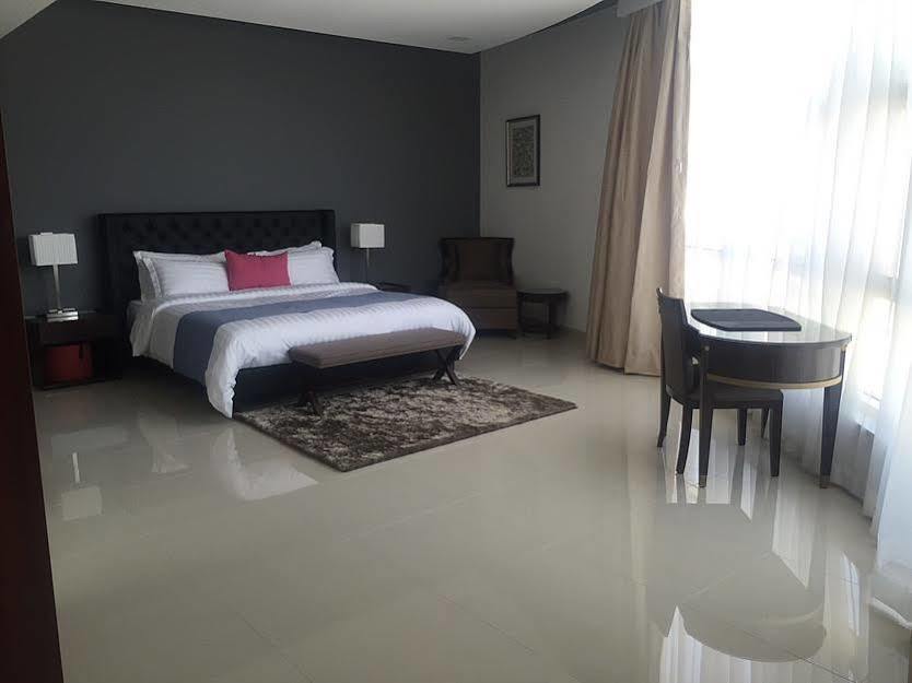 Seef Avenue Suites Manama Exterior photo